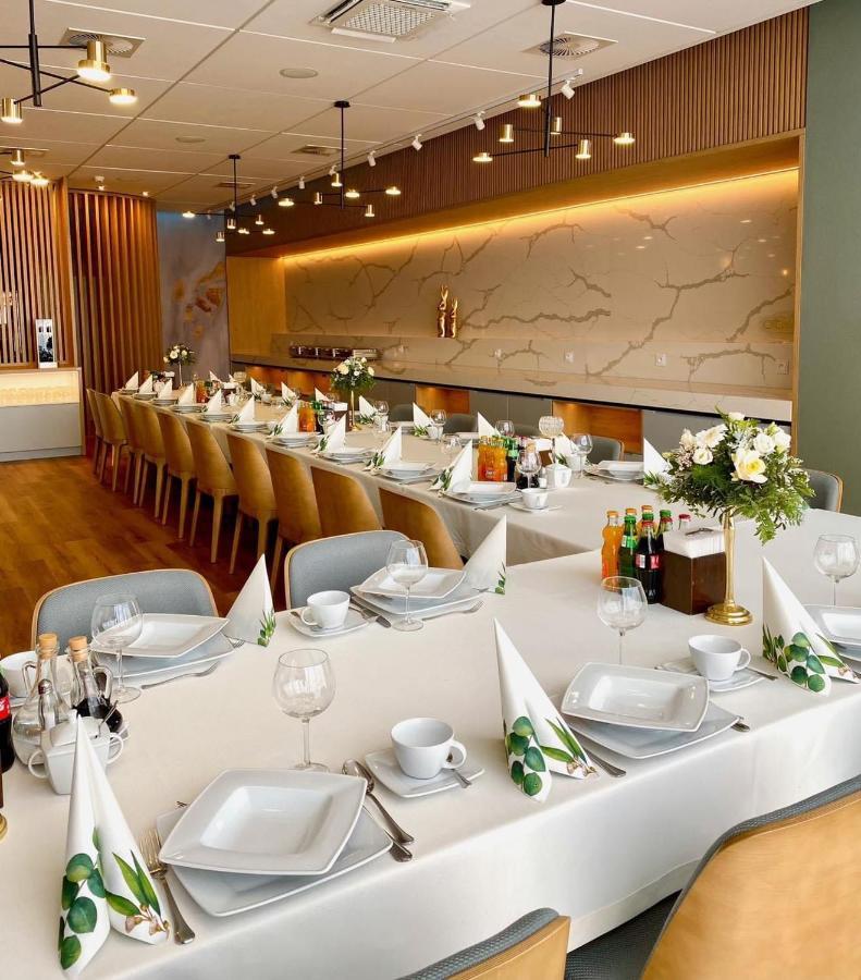 Hotel Arkas Прушкув Экстерьер фото