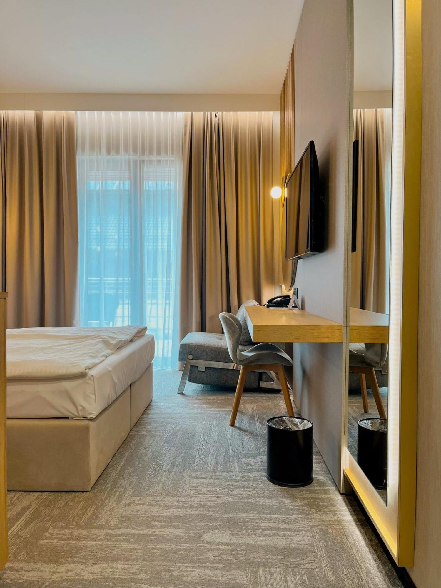 Hotel Arkas Прушкув Экстерьер фото
