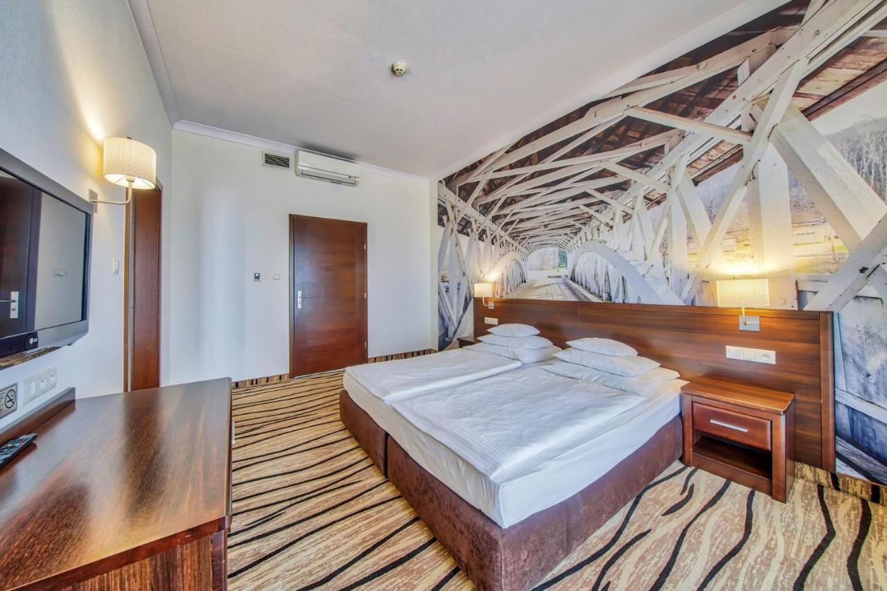 Hotel Arkas Прушкув Экстерьер фото